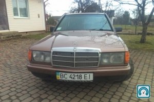 Mercedes 190  1986 752105