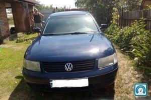 Volkswagen Passat  1999 758618