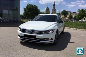 Volkswagen Passat  2016 758749