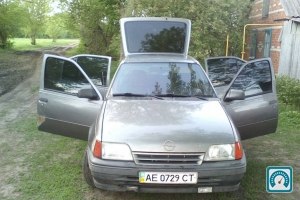 Opel Kadett  1988 759999