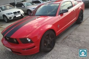 Ford Mustang  2006 762998