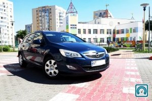 Opel Astra J 2011 763791
