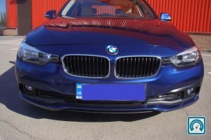 BMW 3 Series  2017 764081
