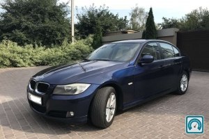 BMW 3 Series  2011 765088