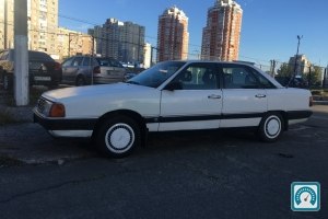 Audi 100  1986 766018