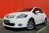 Toyota Auris  2011.  3