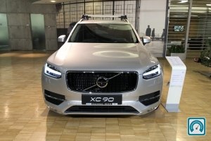 Volvo XC90 Momentum 2018 771138