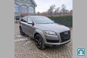 Audi Q7  2011 818514