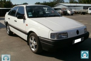 Volkswagen Passat B3 1992 №196739