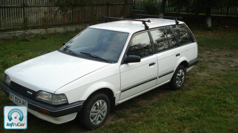 Автомобиль mazda 323