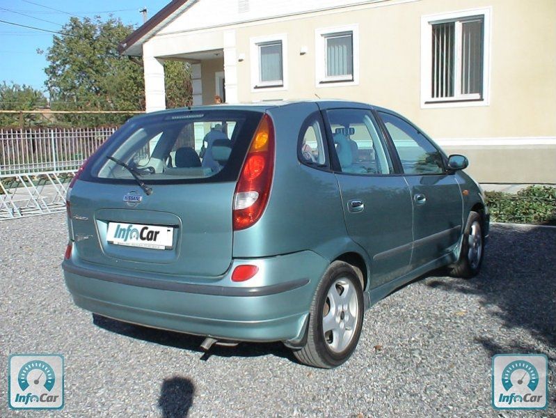 Nissan tino 2002