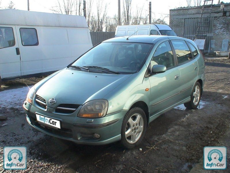 Nissan tino 2002