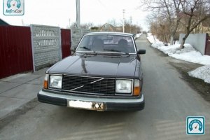 Volvo 244  1979 352091