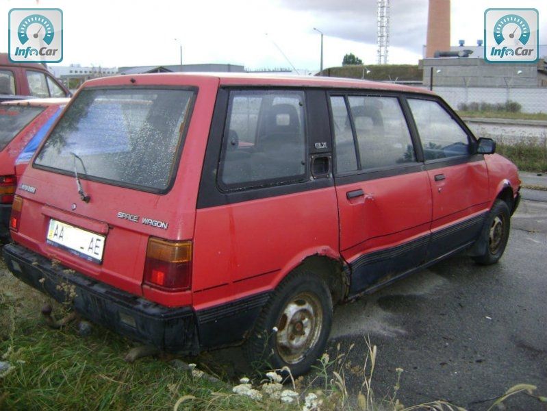 Mitsubishi space wagon 1987