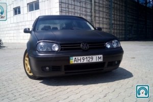 Volkswagen Golf  1998 637610