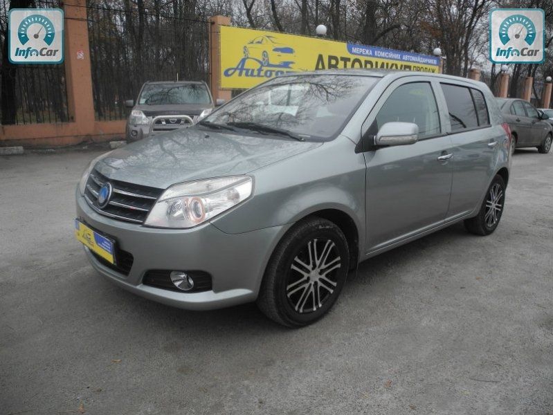 Серый geely mk