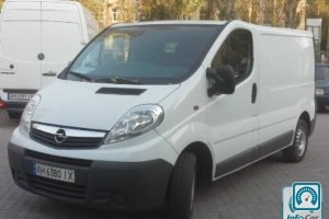 Opel Vivaro 2.0 2010 687842