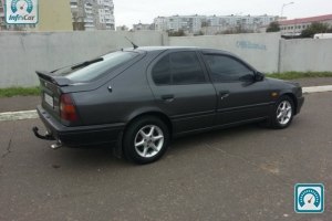 Nissan Primera  1993 690356