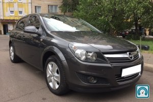 Opel Astra  2012 732158