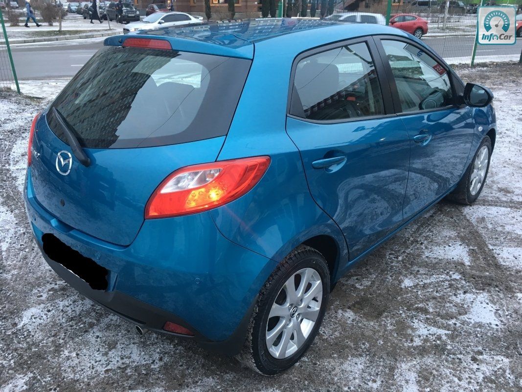 Купить автомобиль Mazda 2 2014 (синий) с пробегом, продажа