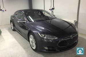 Tesla Model S 70D 2014 748033