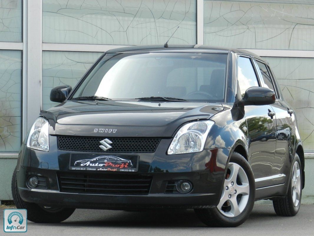Купить автомобиль Suzuki Swift 2009 (черный) с пробегом