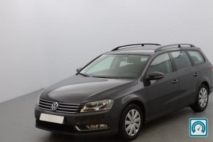 Volkswagen Passat  2011 758235