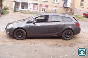 Opel Astra  2011 760278
