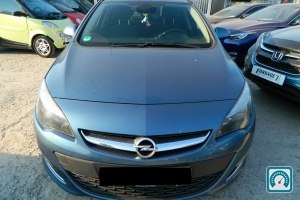 Opel Astra  2013 768128