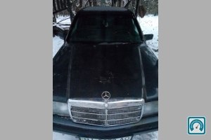 Mercedes 190 2.3 \ 1990 770322