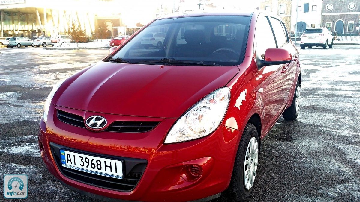 Купить автомобиль Hyundai i20 АВТОМАТ 2010 (красный) с