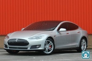 Tesla Model S  2016 772060