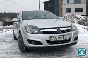 Opel Astra  2014 772878