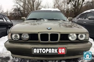 BMW 5 Series  1990 773079