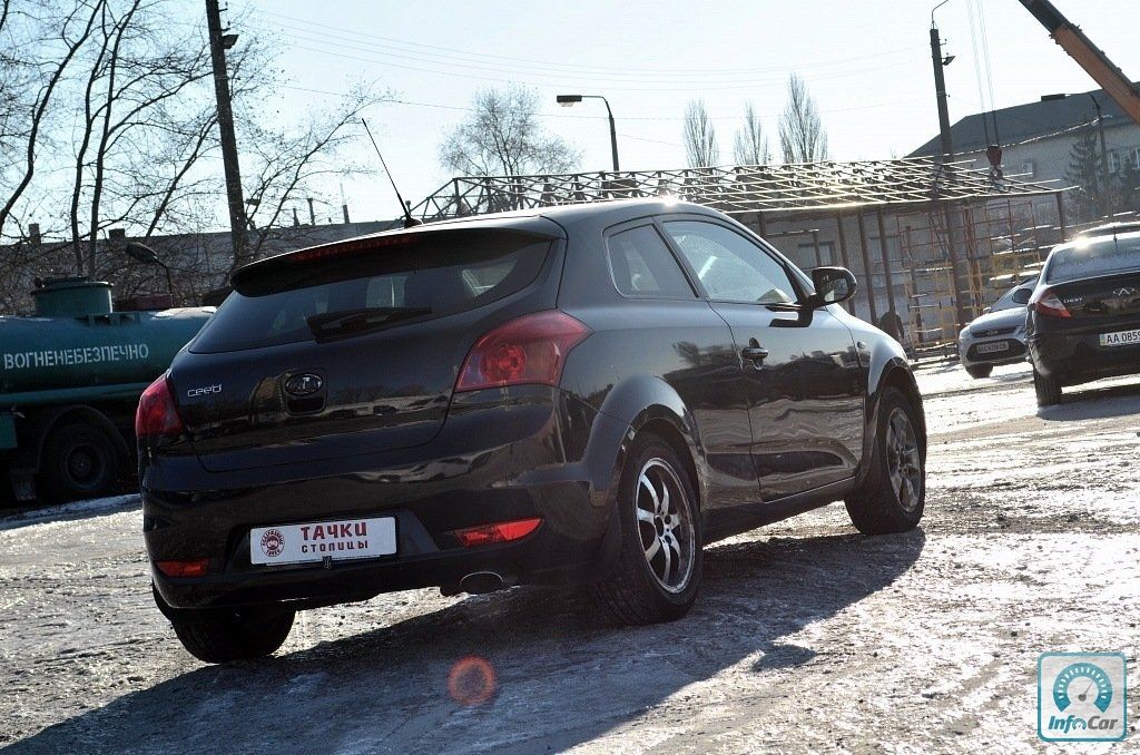 Kia ceed 2010 хэтчбек