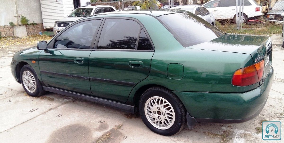 Купить автомобиль Mitsubishi Carisma 1998 (зеленый) с