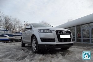 Audi Q7  2012 774663