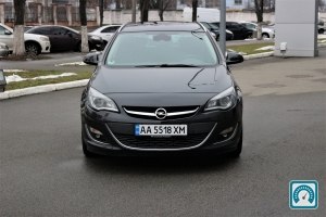 Opel Astra  2014 775262
