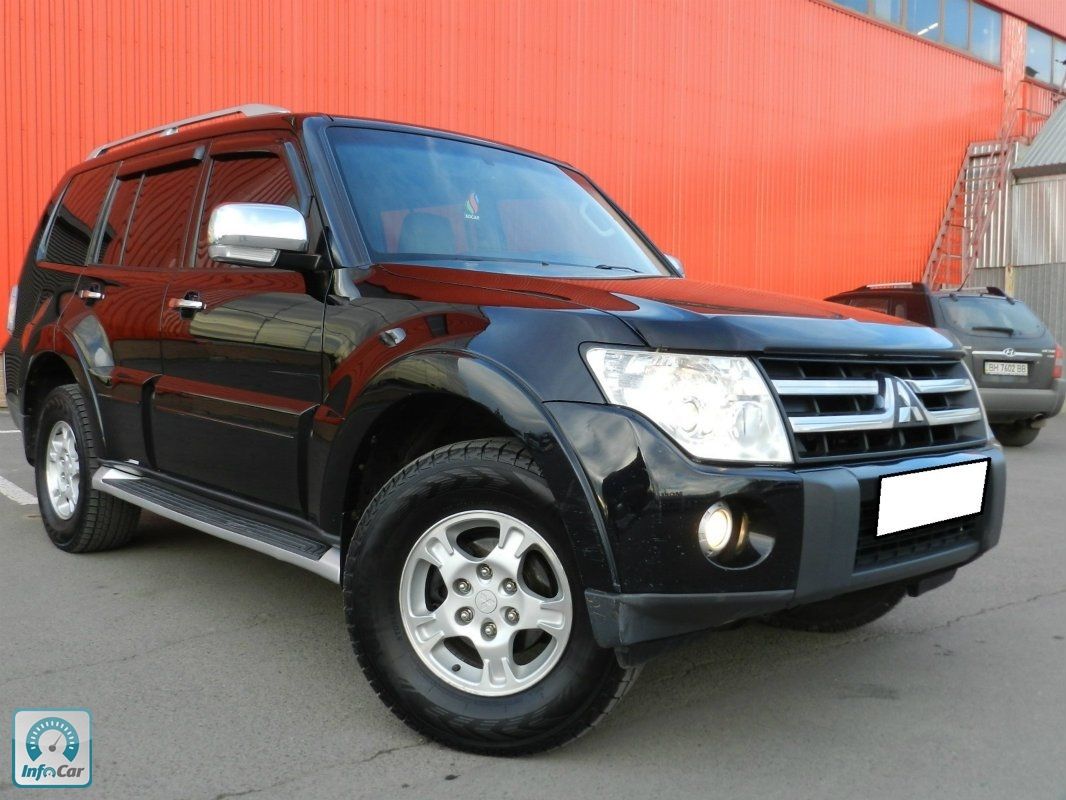 Купить автомобиль Mitsubishi Pajero Wagon 2008 (черный) с