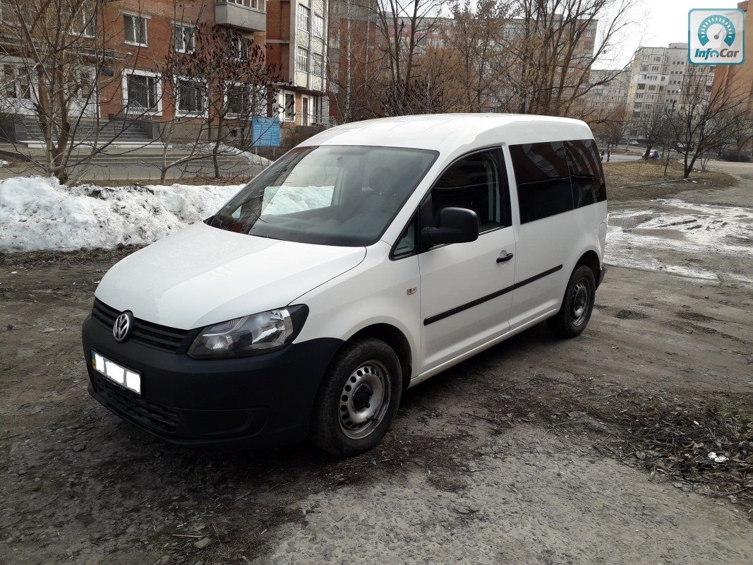 Белый volkswagen caddy