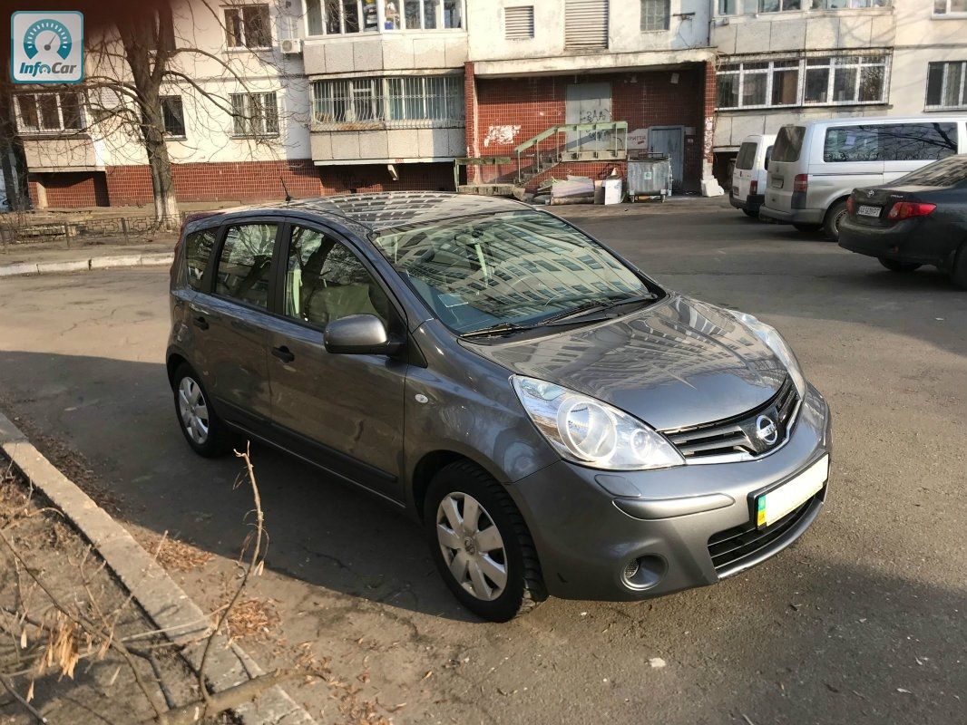 Nissan note серый