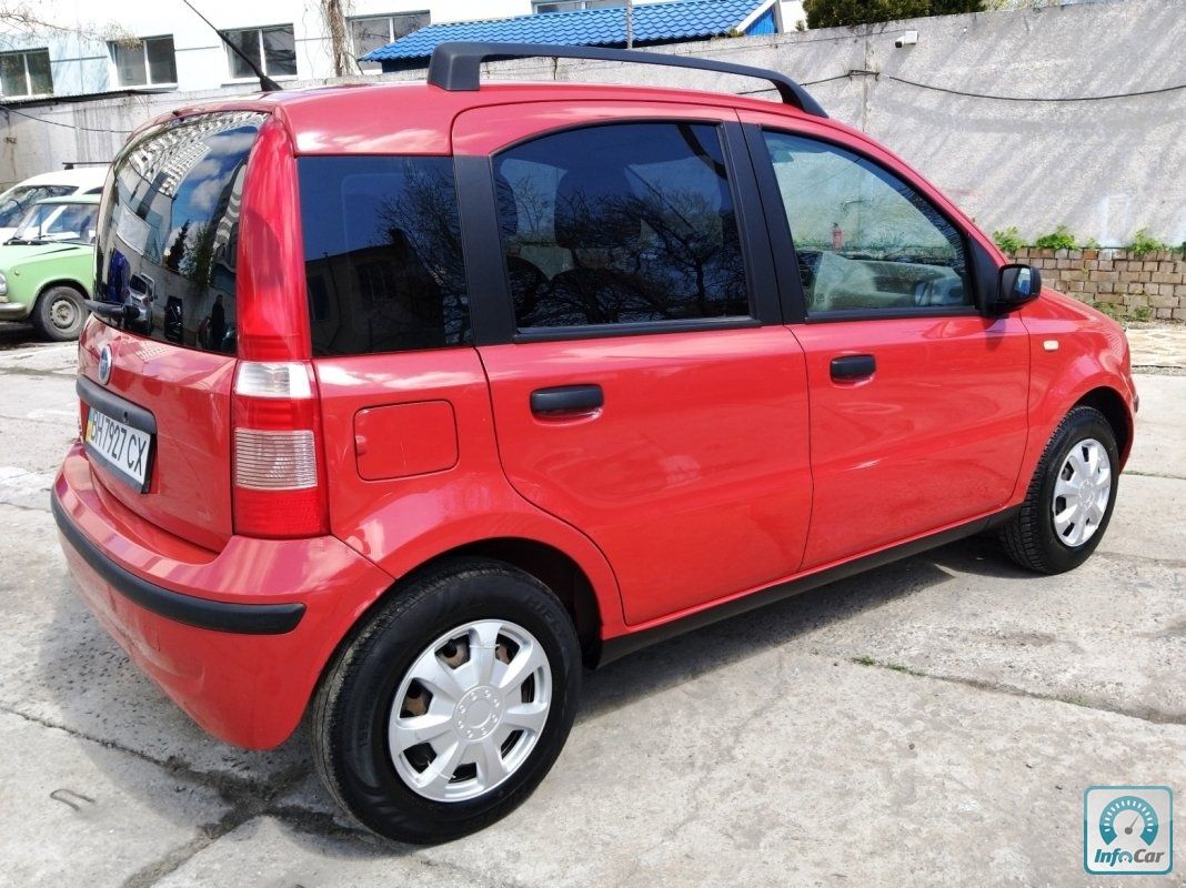 Купить автомобиль Fiat Panda 2004 (красный) с пробегом