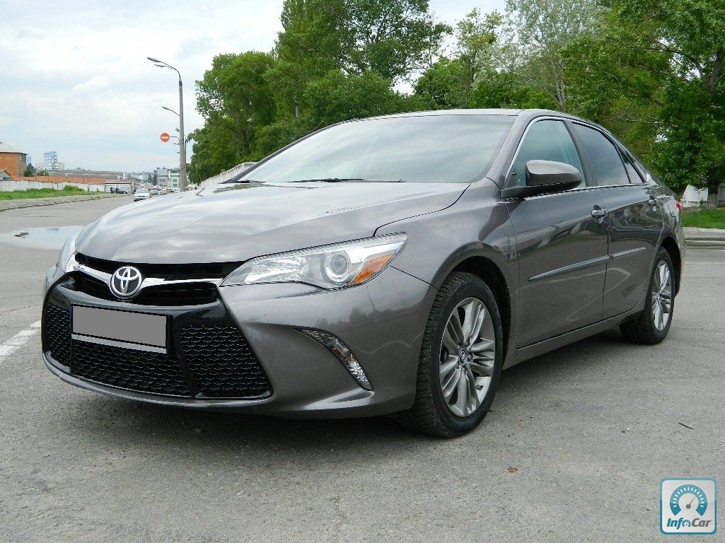 Toyota camry серая