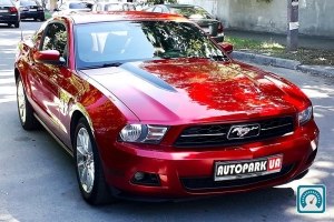 Ford Mustang  2010 781161