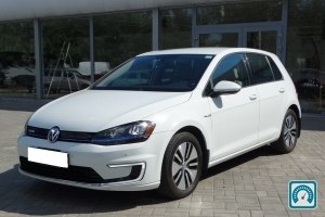 Volkswagen e-Golf  2014 781468