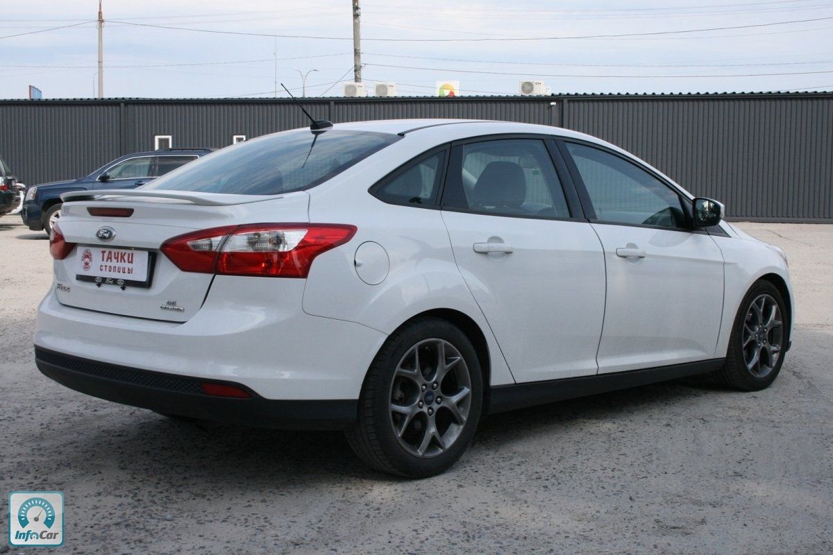 Ford focus 2013 седан