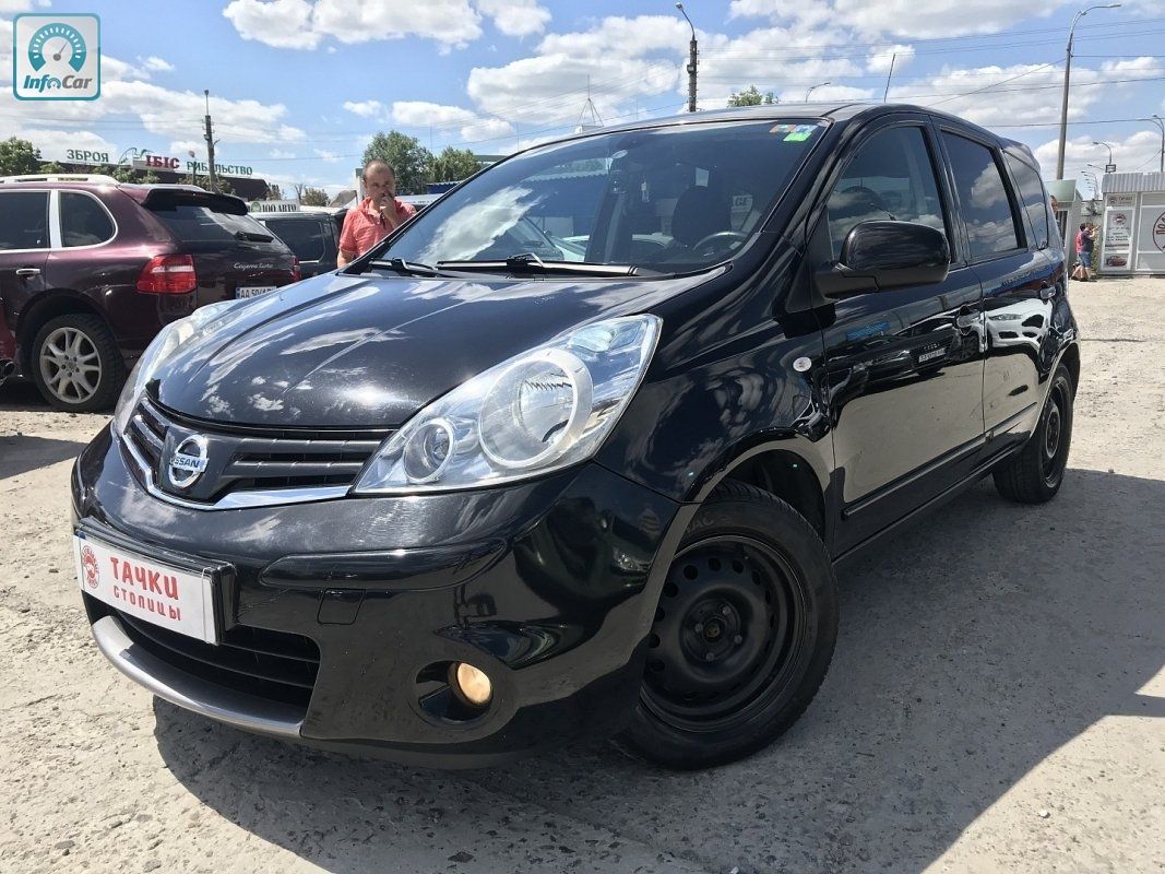 Nissan note черный