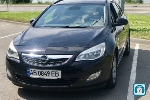 Opel Astra J 2011 782814