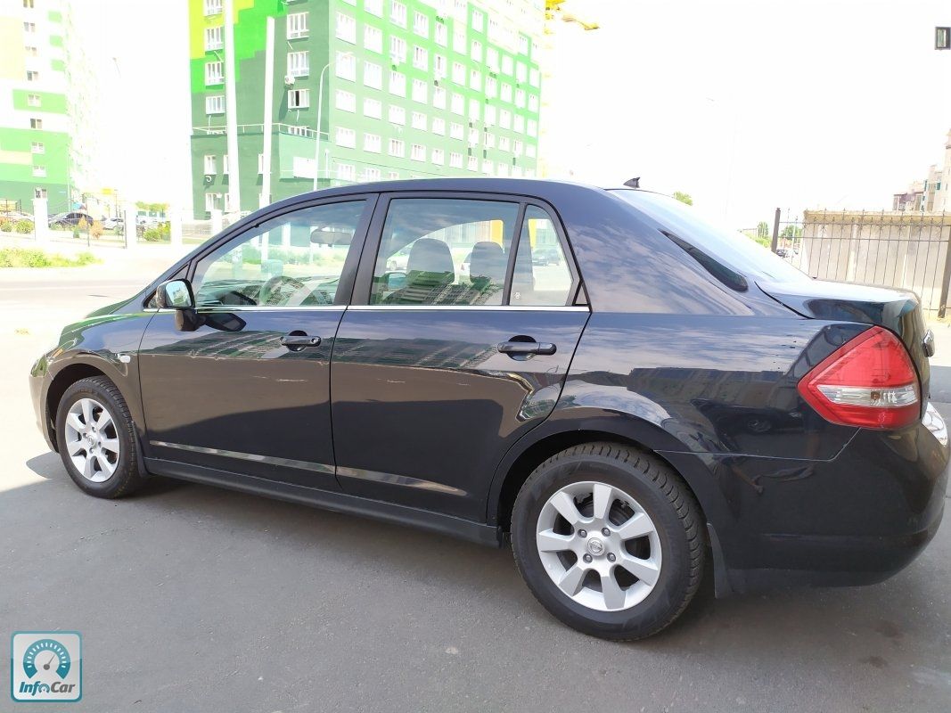 Nissan tiida 2007 седан