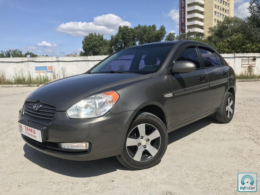 Купить автомобиль Hyundai Accent 2008 (бежевый) с пробегом